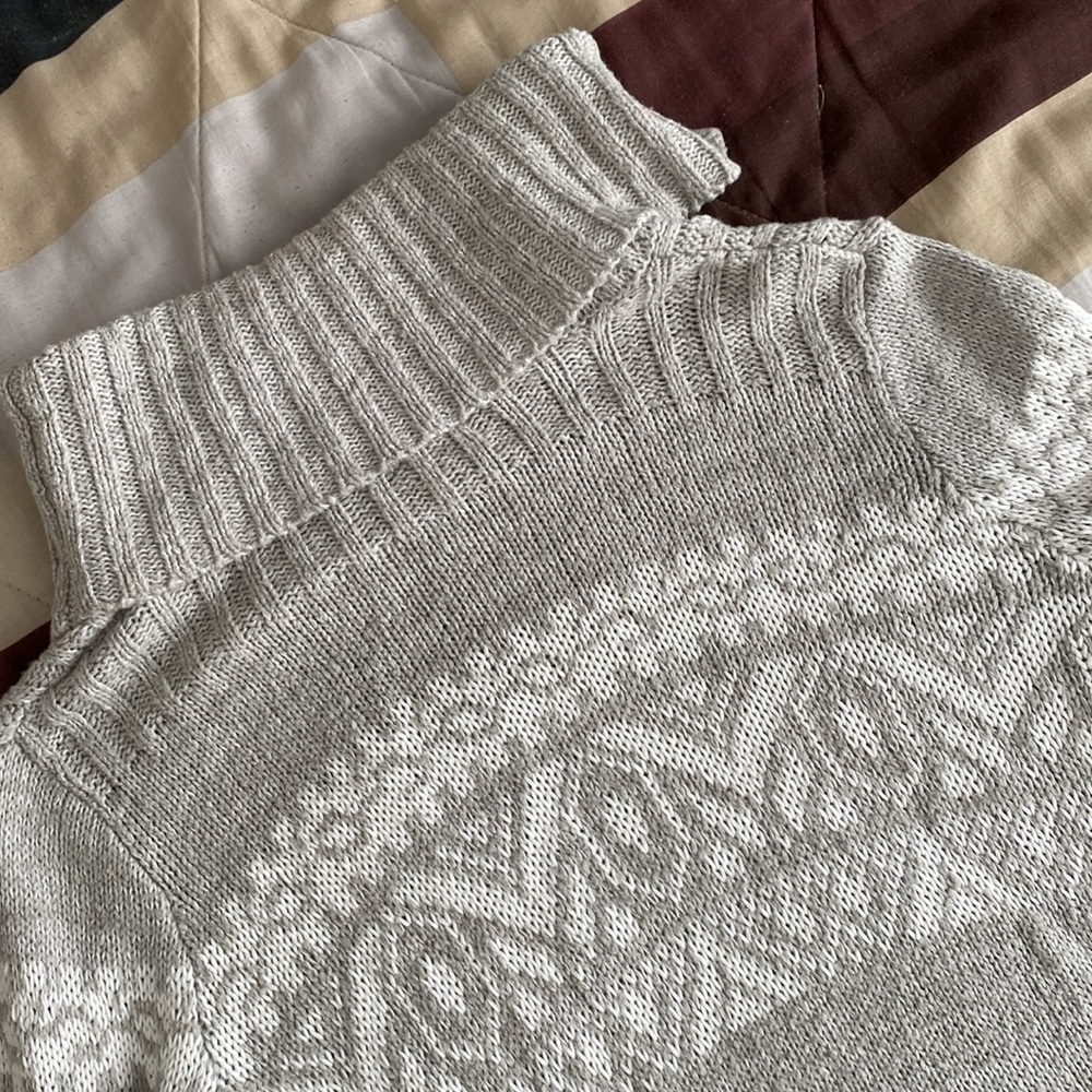 Dressbarn pale grey and white Nordic pullover Knit Cowl Neck Sweater ❄️ - Picture 14 of 17